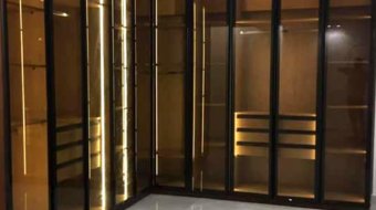 جناح معرض غرف الملابس في السعودية