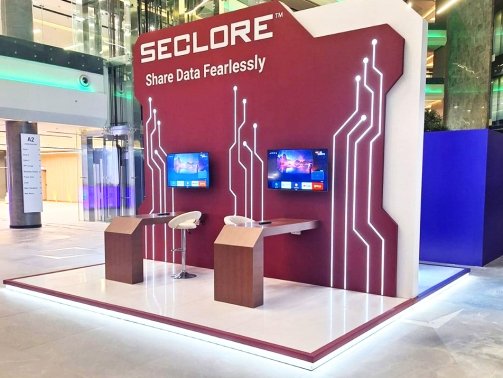 تصميم جناح معرض سيكلور بأعمال ديكور مخصصة